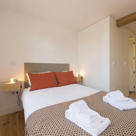 Lovelystay - Top Floor Balcony Apartment Porto Exterior photo