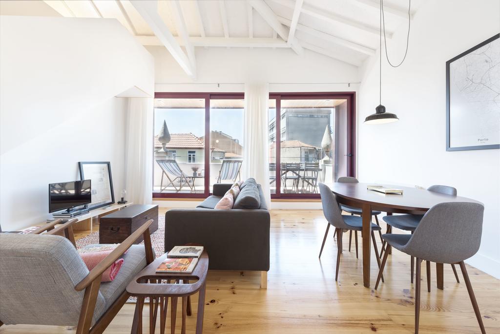 Lovelystay - Floor Balcony Appartement Porto